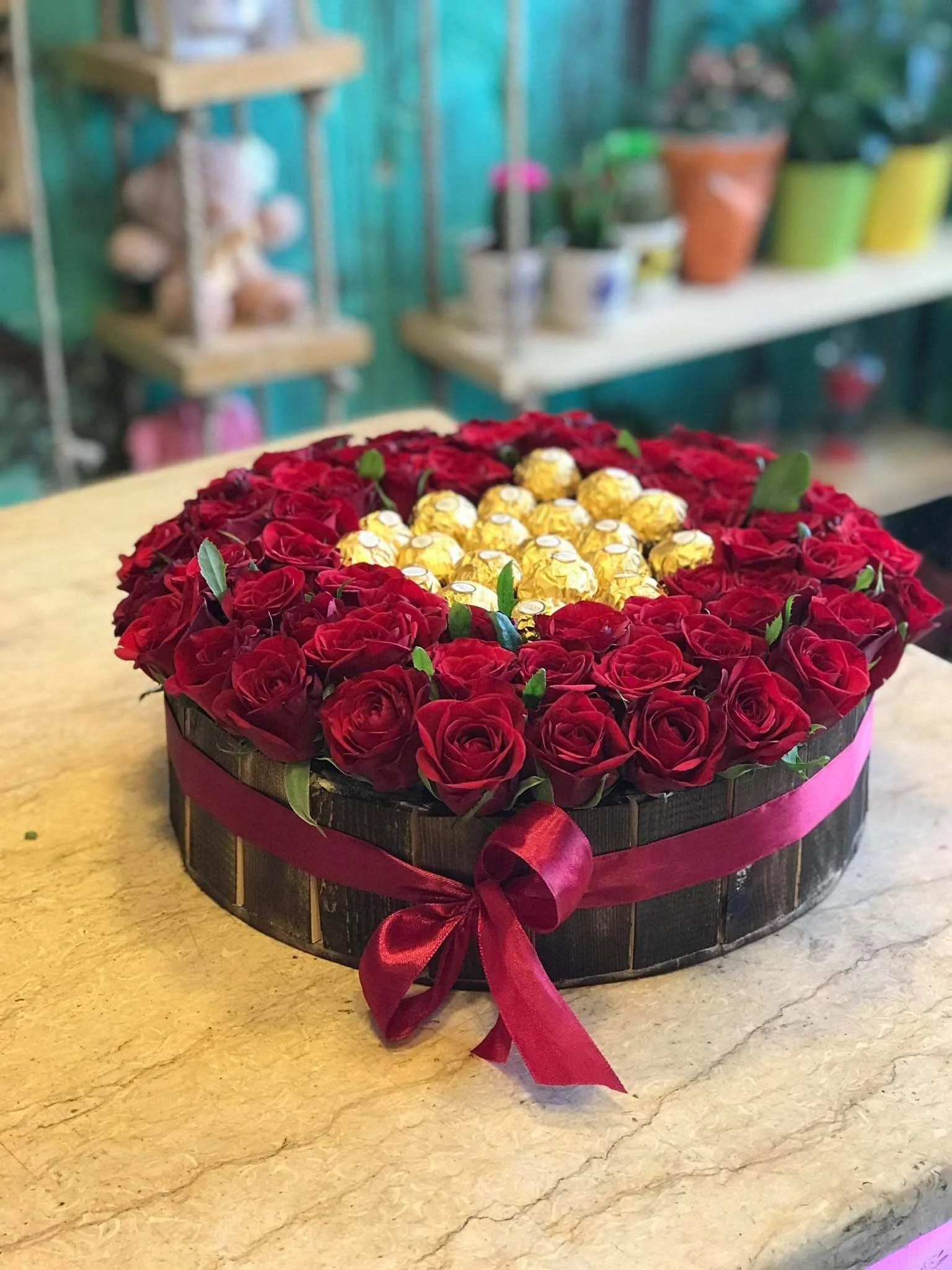 Luxurious arrangement Flowers Delivery Amman Gifts jordan Send