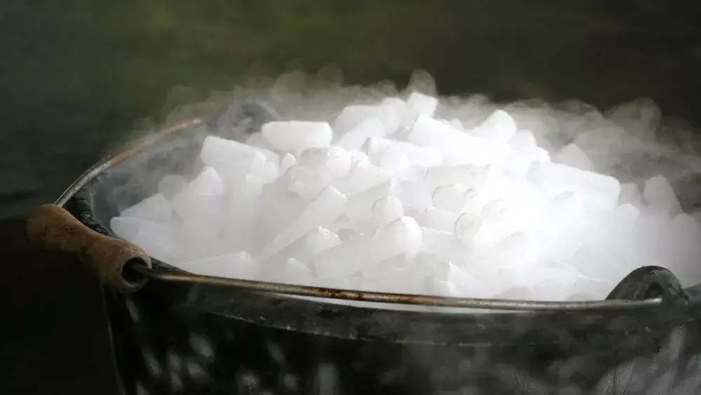How to Make Dry Ice Without a Fire Extinguisher Safe and Easy!