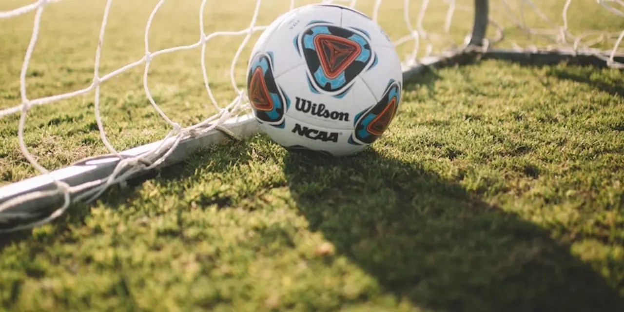 How many combinations are there in 10 football games?