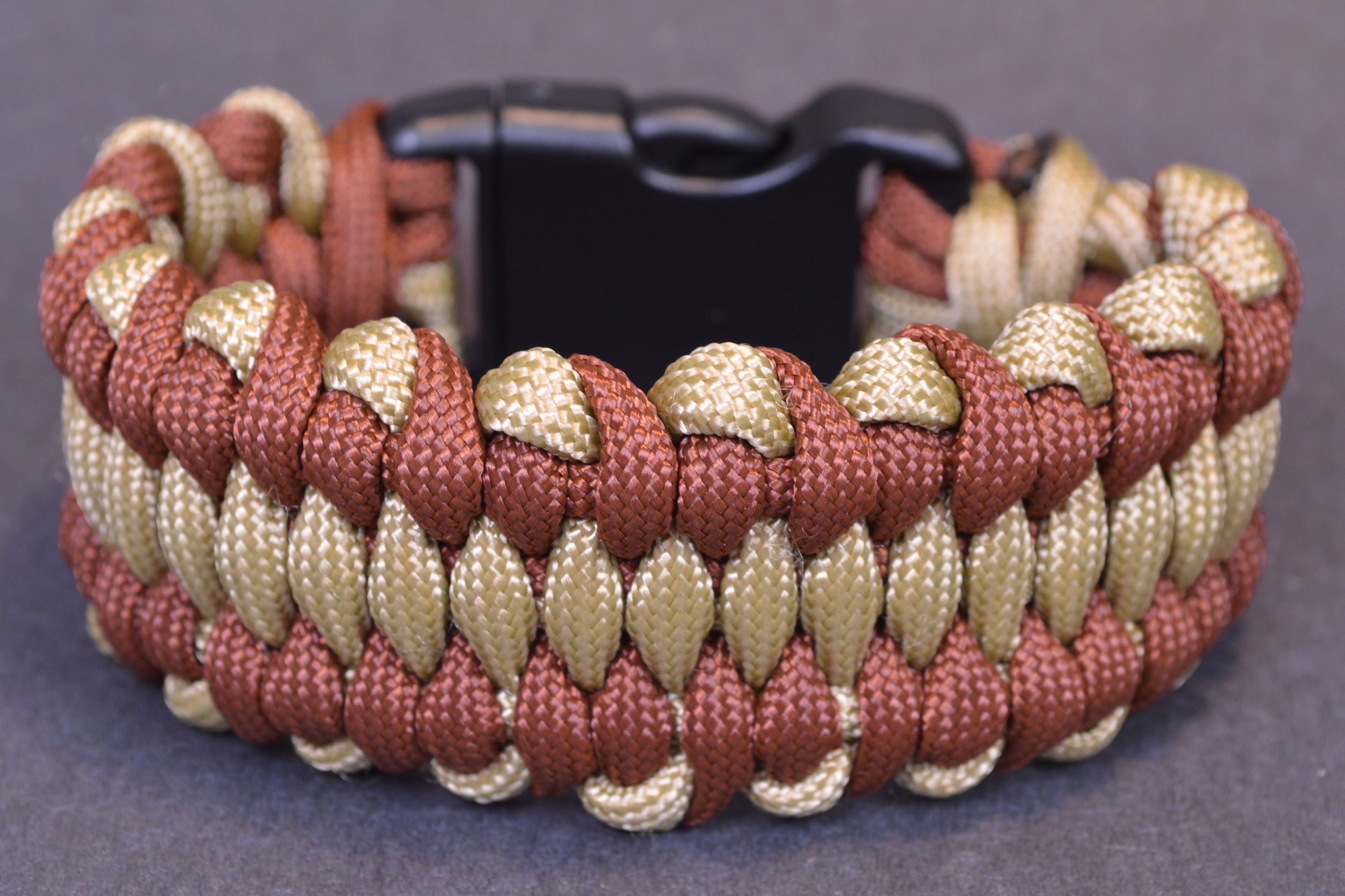 7 Easy To Learn Versions Of How To Make A Paracord Bracelet From Desk