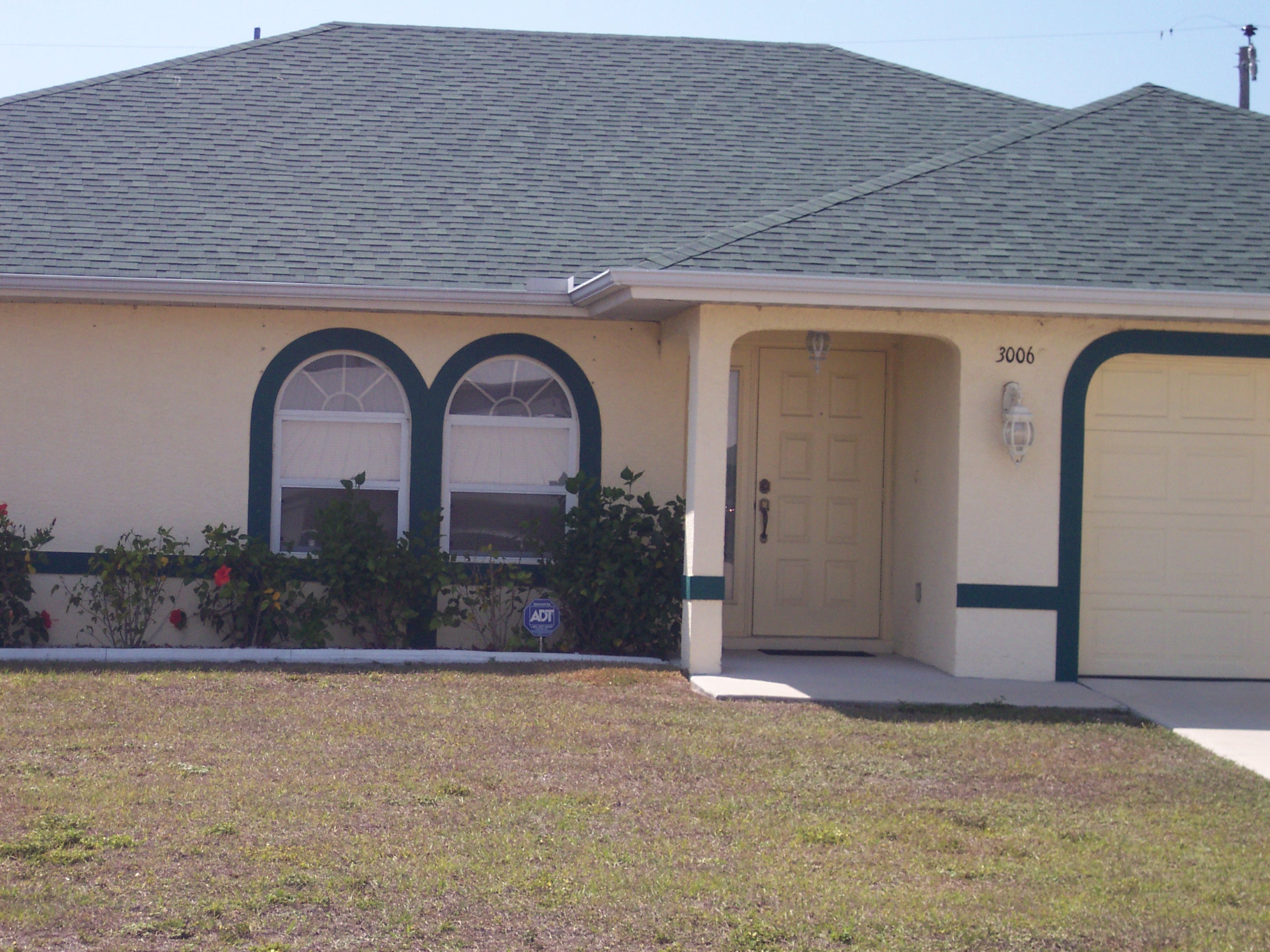 SE Cape Coral 3 bedroom house for sale