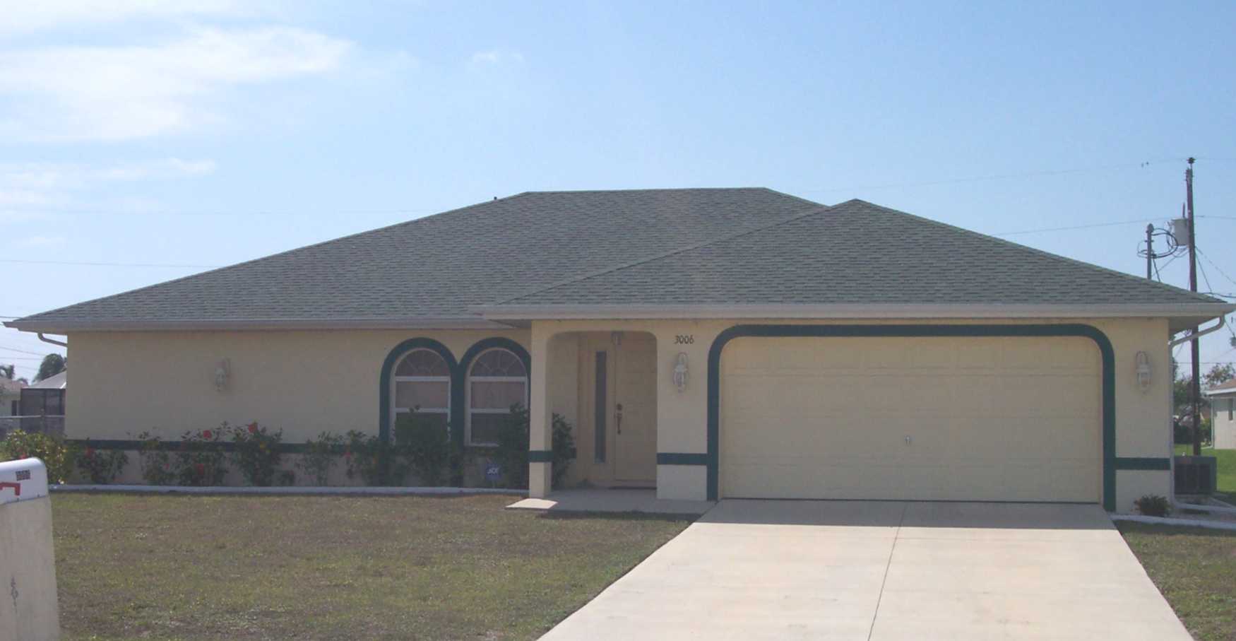 SE Cape Coral 3 bedroom house for sale