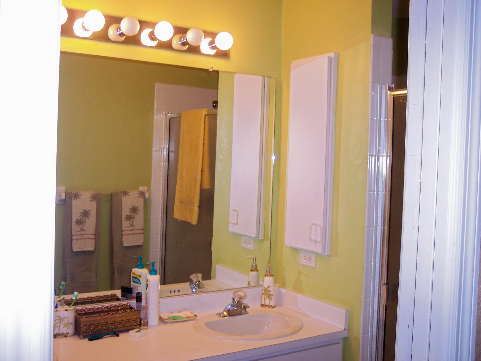 San Carlos, FL home 3 bedroom, 2 bath for sale with fenced in backyard