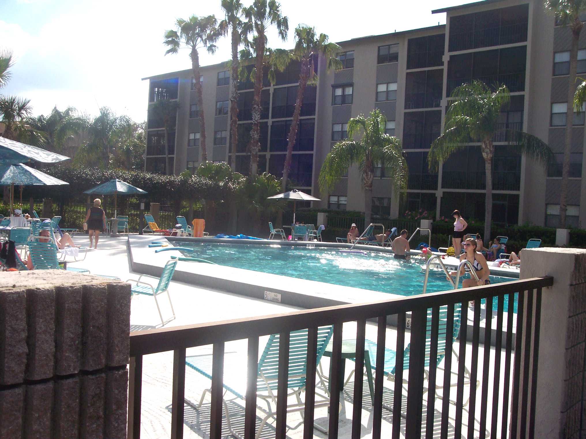 Lovely villa in Bay Pointe Yacht & Racquet Club for sale