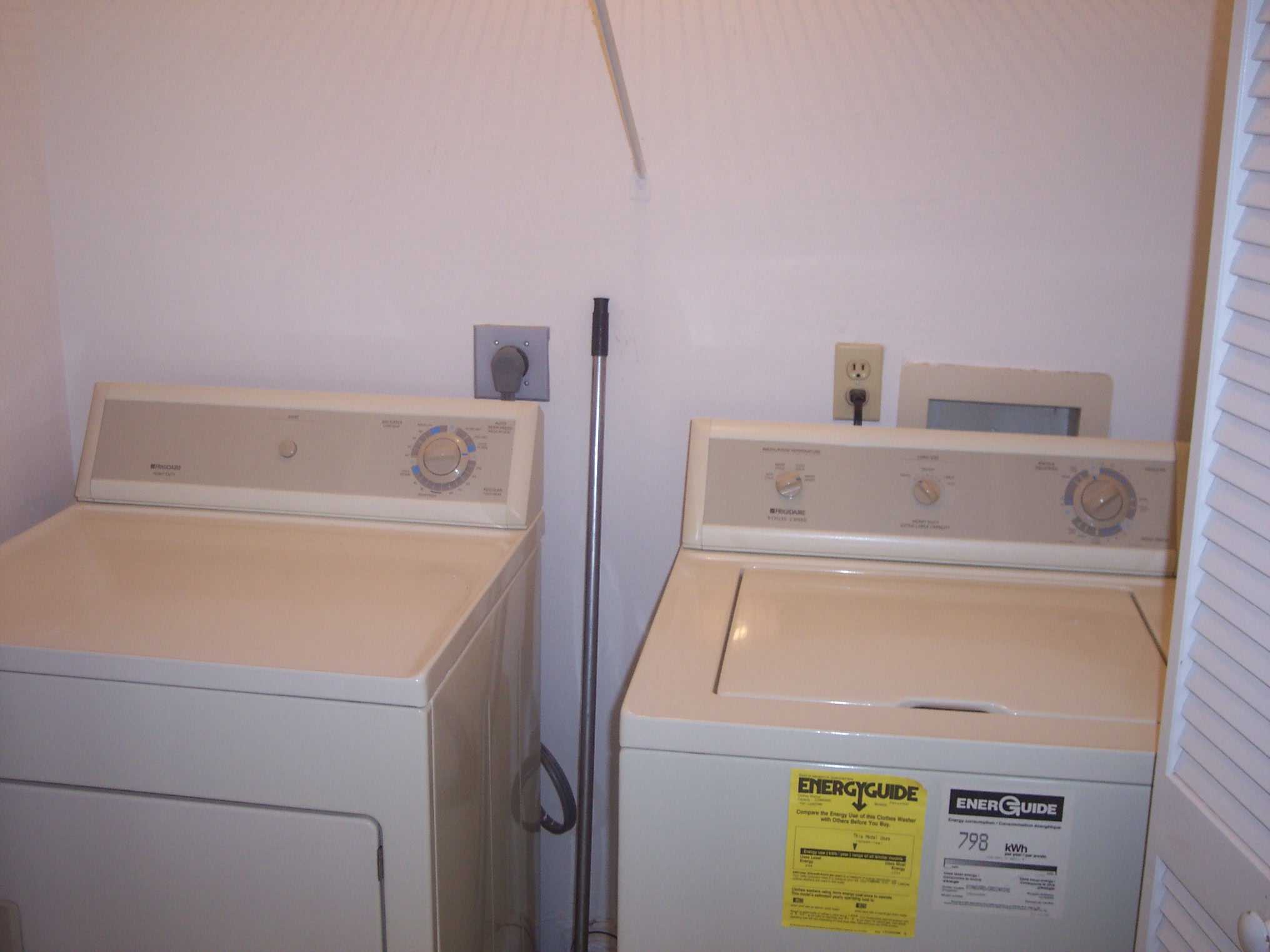 Lovely villa in Bay Pointe Yacht & Racquet Club for sale