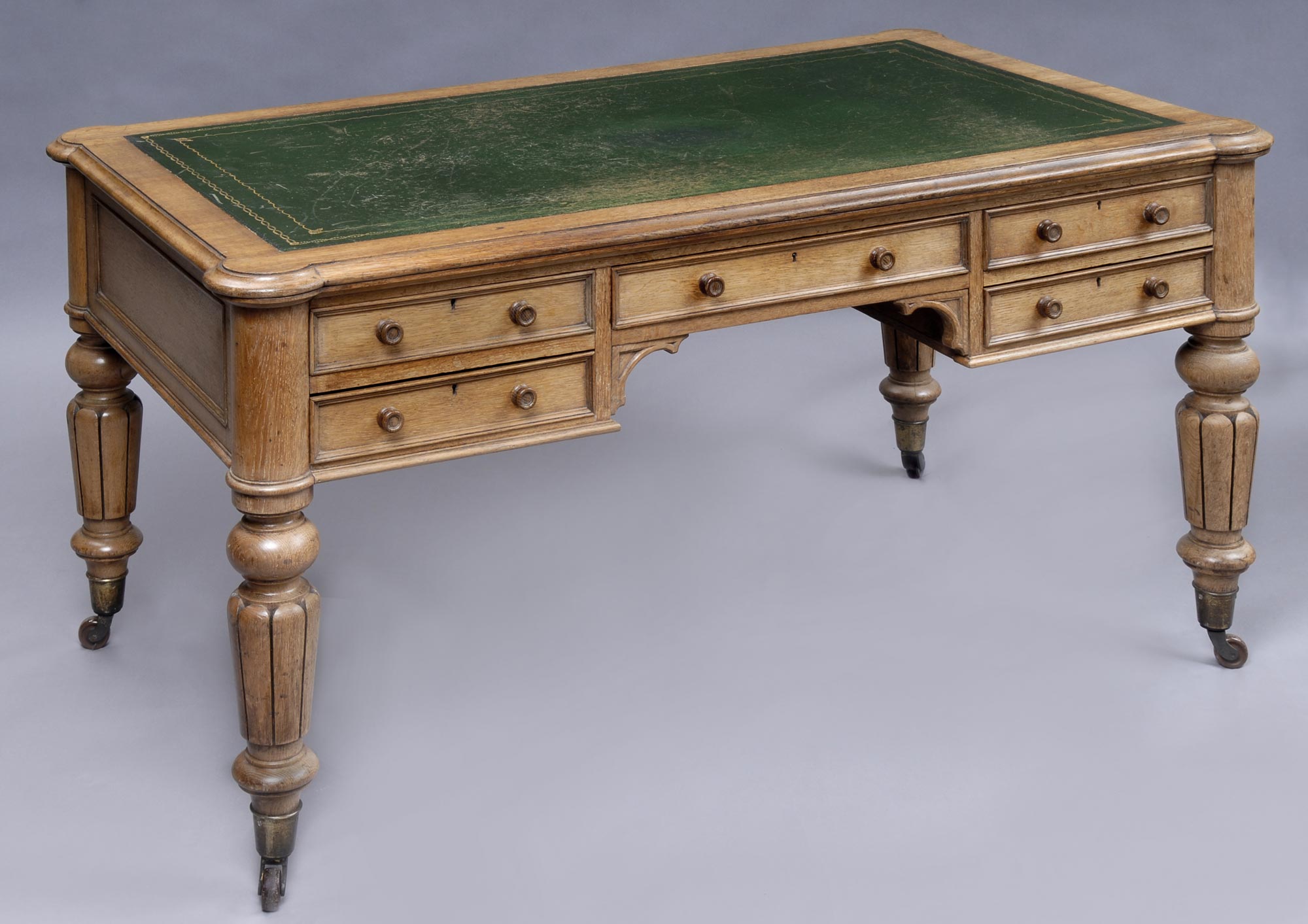 » Product » Victorian Partners Desk