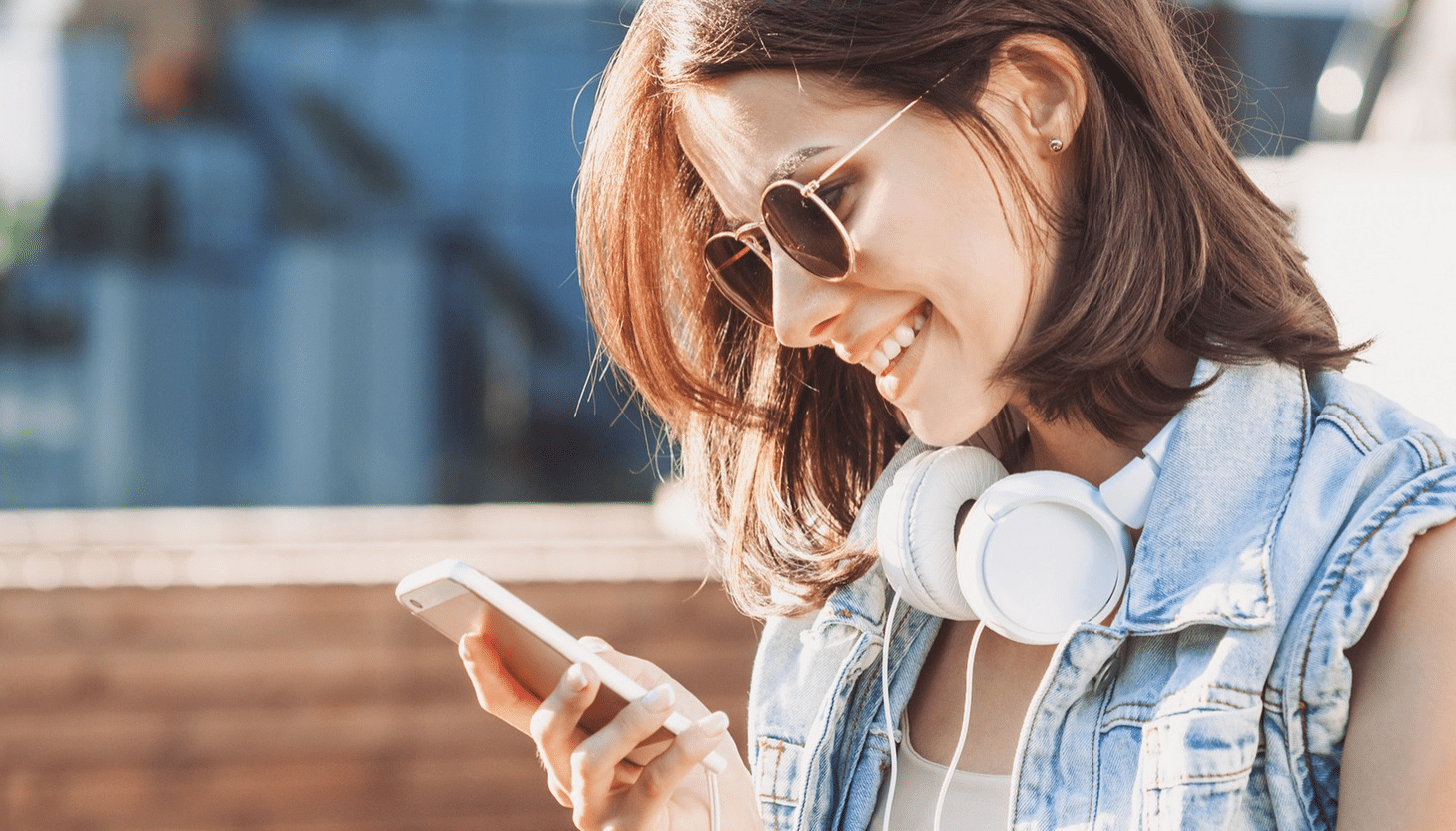 Do People Swipe Right Solely Based On Photos? 15 People Share Their