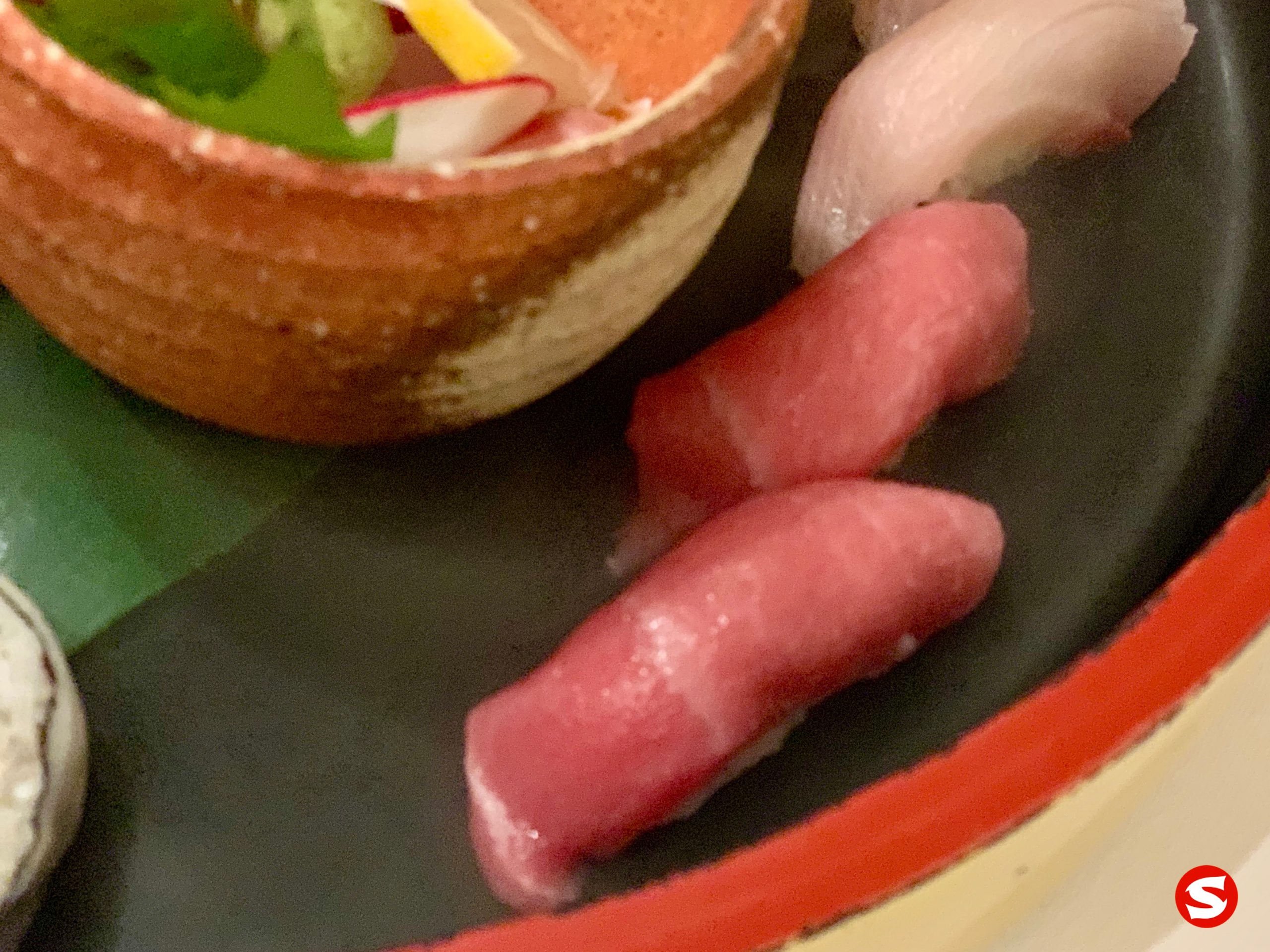 chu toro (medium fatty tuna belly) nigiri