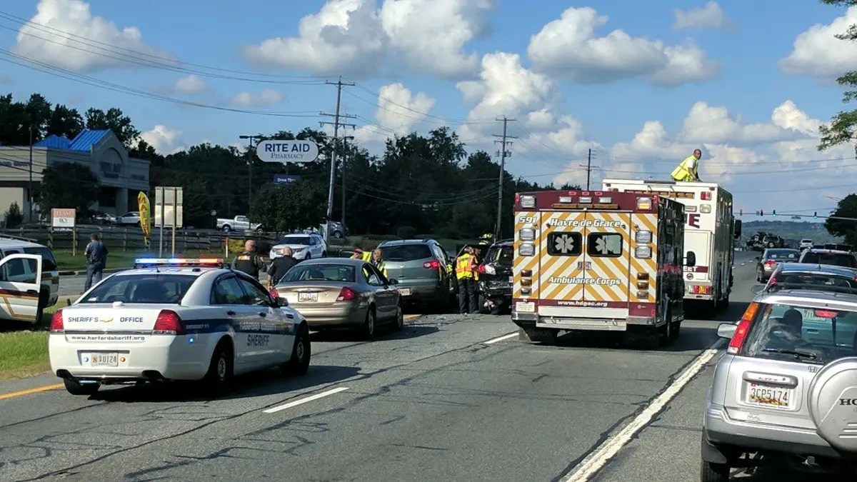 MULTIPLE VEHICLE CRASH ON PULASKI