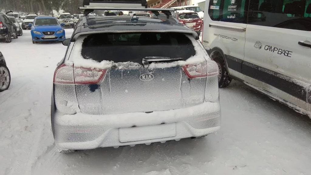 Kia Niro in Snow & Winter Driving (Detailed)