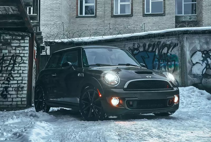 MINI Coopers in Snow & Winter Driving (Better than you Think!)