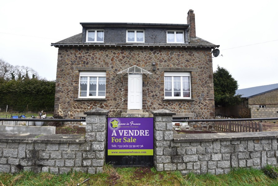 Detached house for sale in the Mayenne area of the Loire Valley