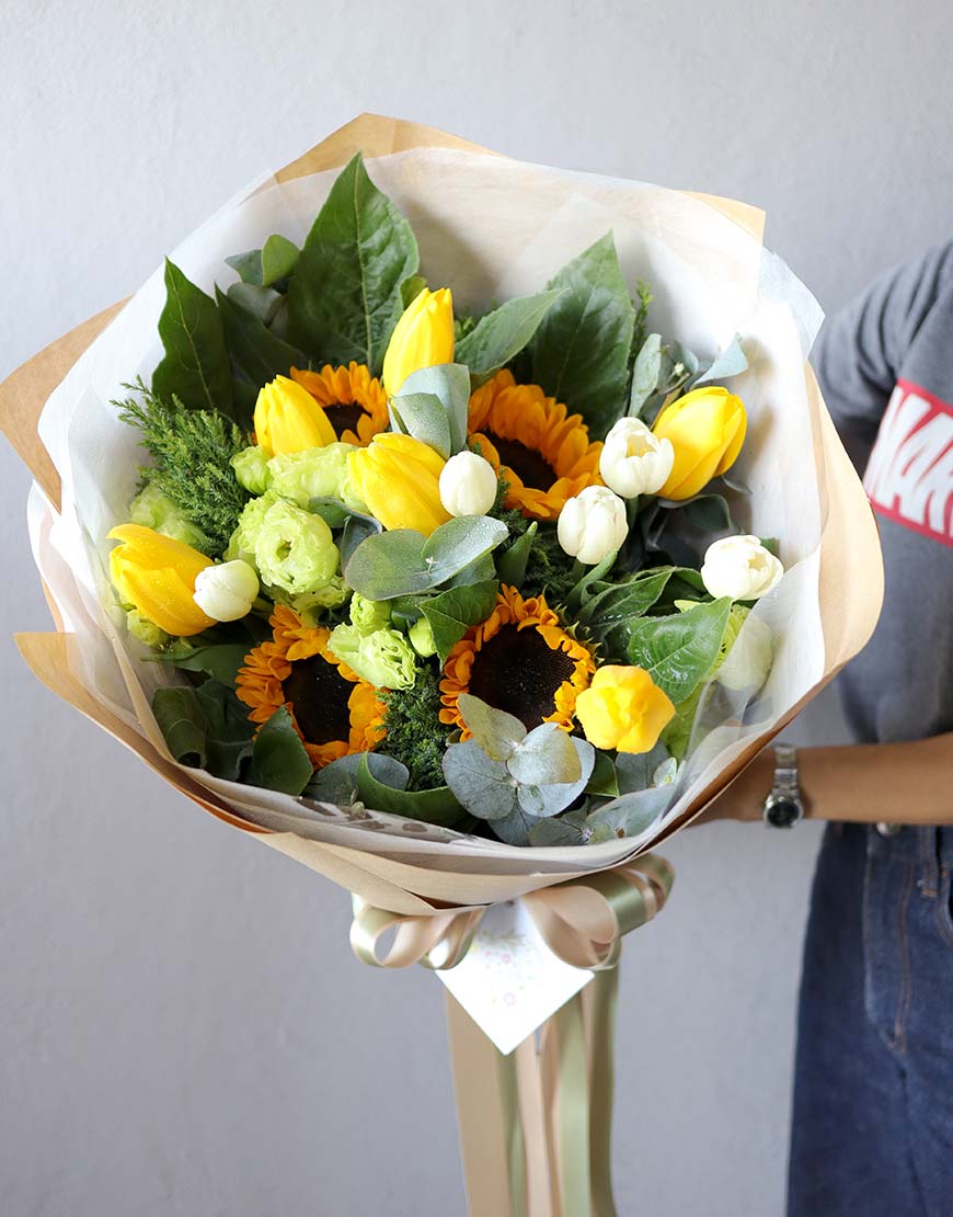 Seasonal Shade Sunflower and Tulip Suzuca Flower Bangkok Flower