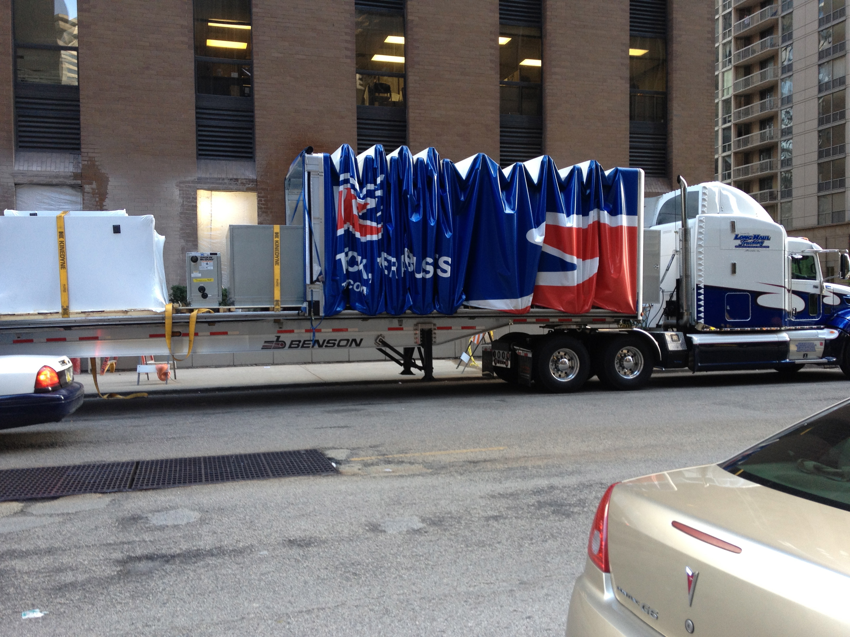 Retractable tarp system for trucks an innovative idea