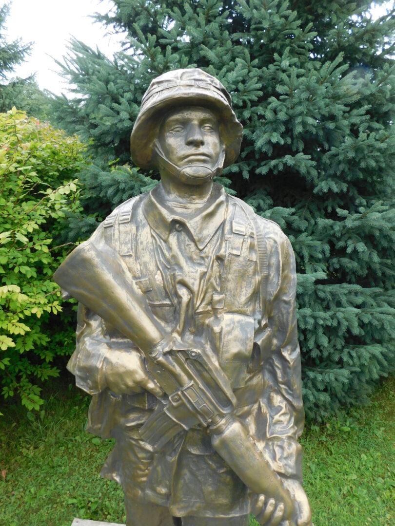 LIFESIZE MALE STANDING VIETNAM CONCRETE SOLDIER STATUE SVJ Creative Designs