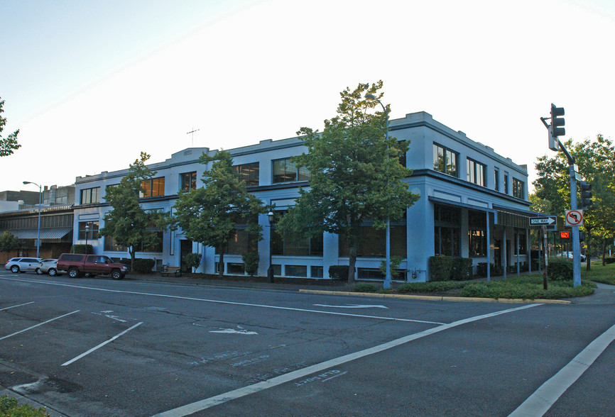 WESTERN OREGON UNIVERSITY BUYS VICK BUILDING in downtown Salem to expand its Salem presence