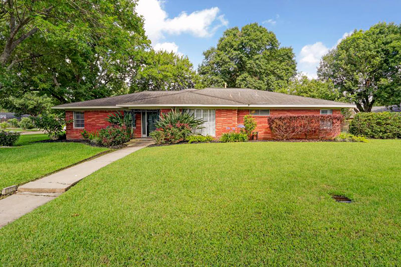 Swamplot Sponsor This Glenbrook Valley Ranch on Glencrest St. Swamplot