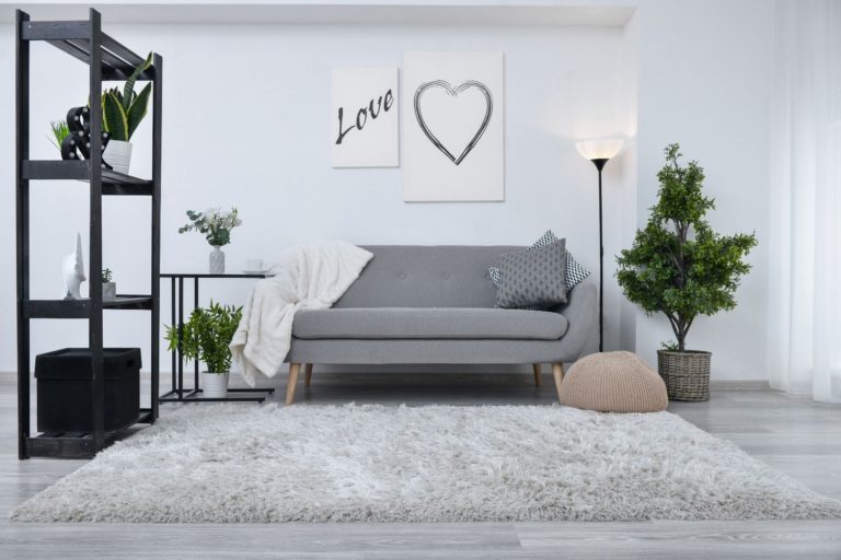 How to flatten a rug