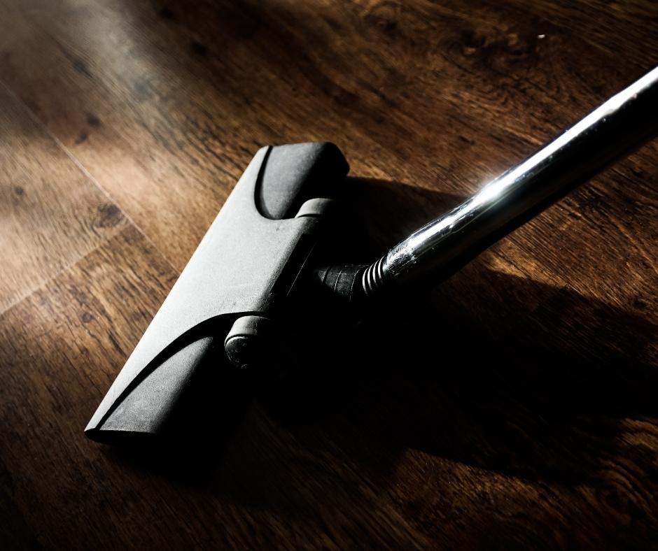 5 Best Vacuum Attachments for Cleaning Ceiling Fan Blades in 2024