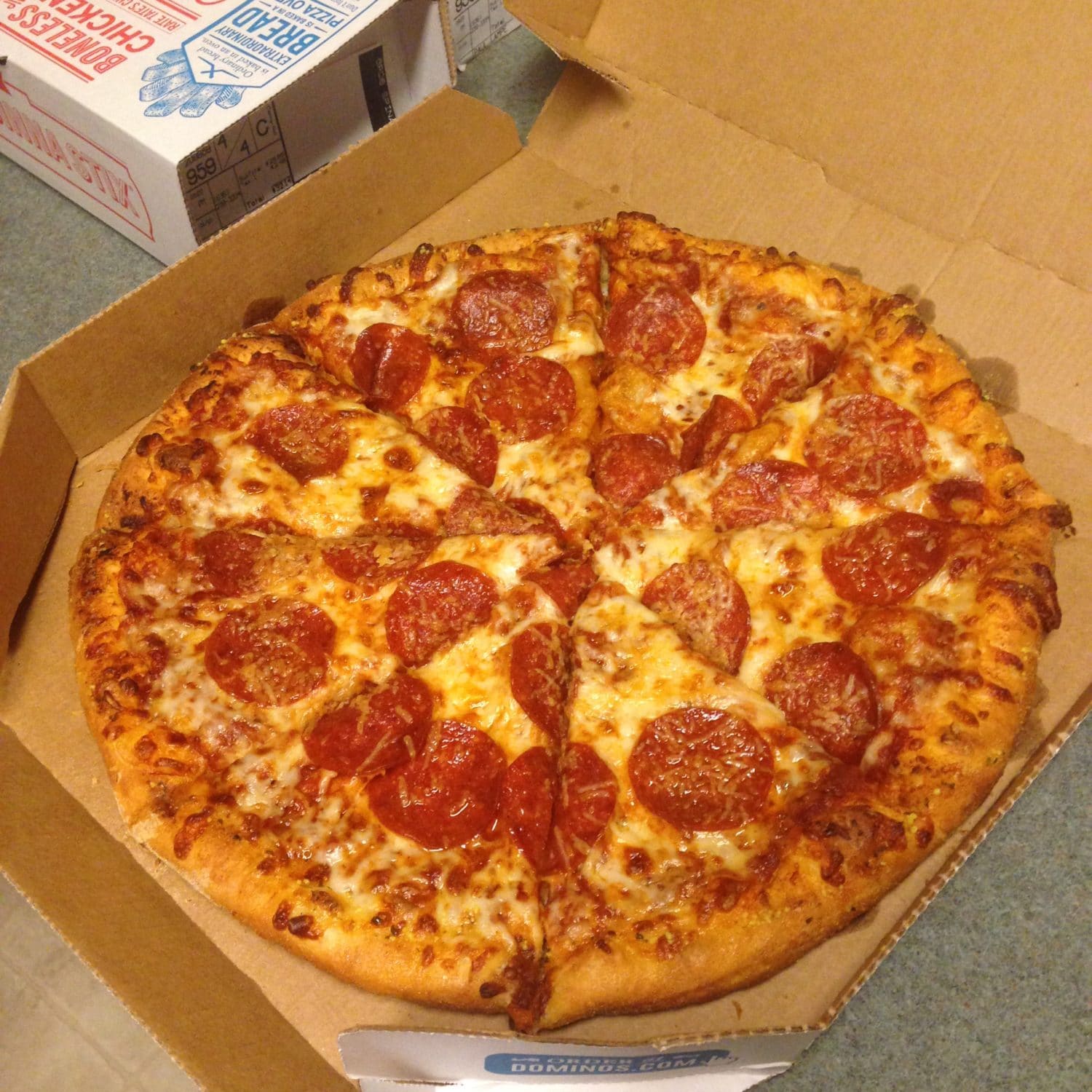 How Many Slices Are In A 12 Inch Pizza [FAQs Answered] Swartzsdeli