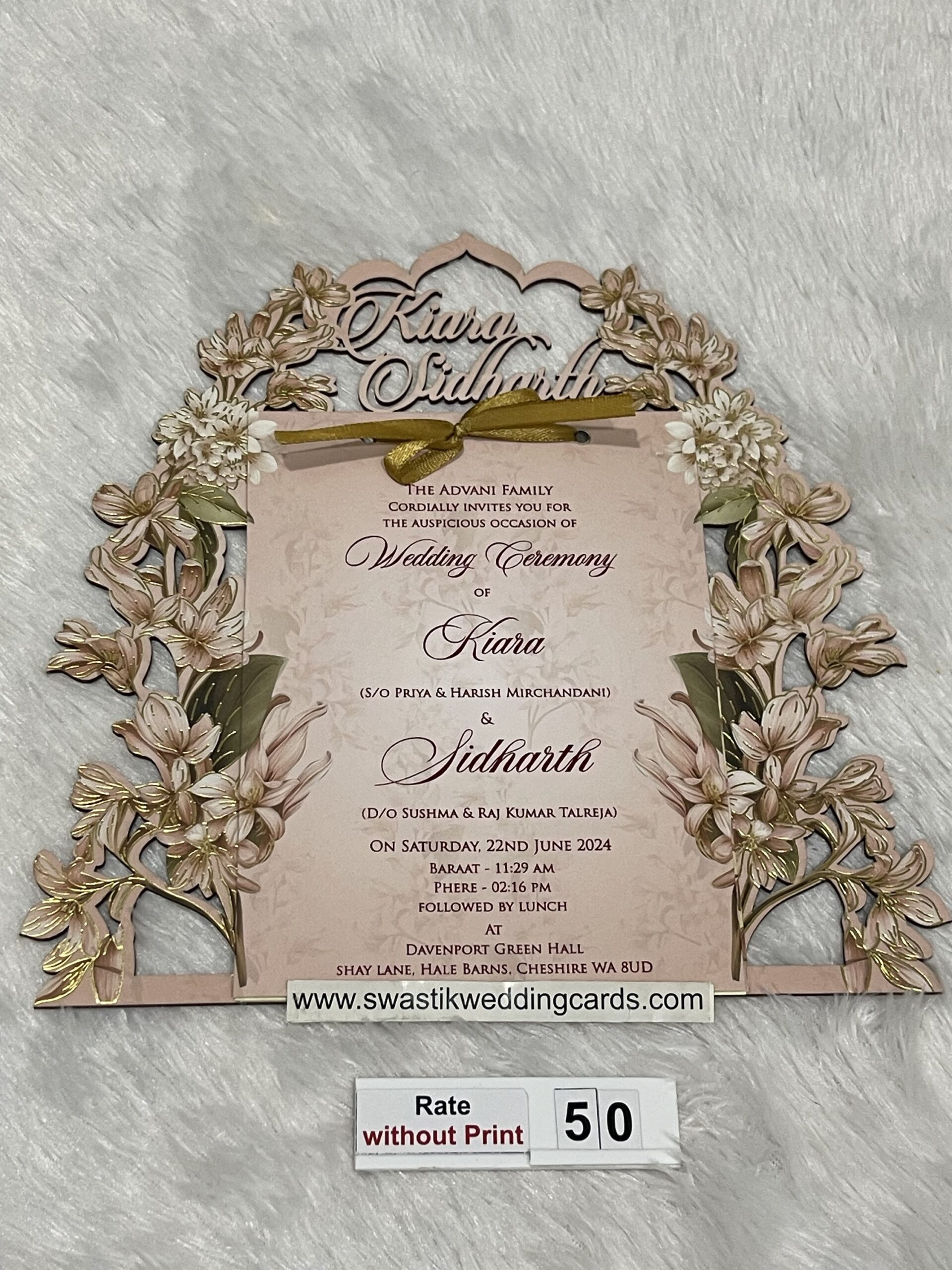 Mdf floral frame wedding invitation card with laser cutting names of