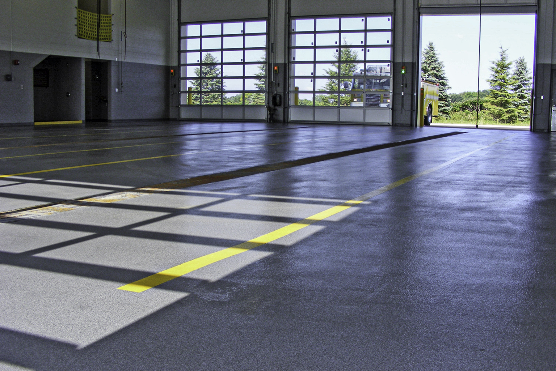 Commercial Garage Floor Epoxy l SwedeBro