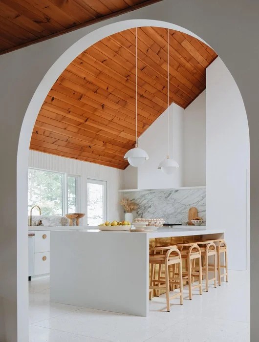 20+ Stunning Shiplap Ceiling Ideas + Time Saving Tips