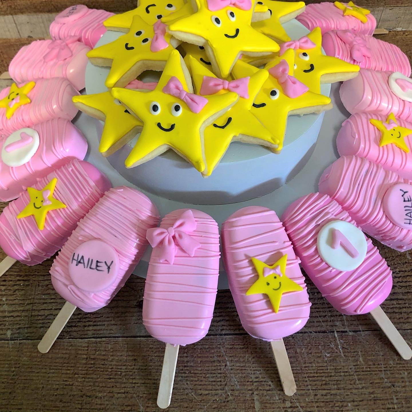 Custom Bakery for Birthday Cakes, Wedding Cakes in Apex, Cary & Raleigh