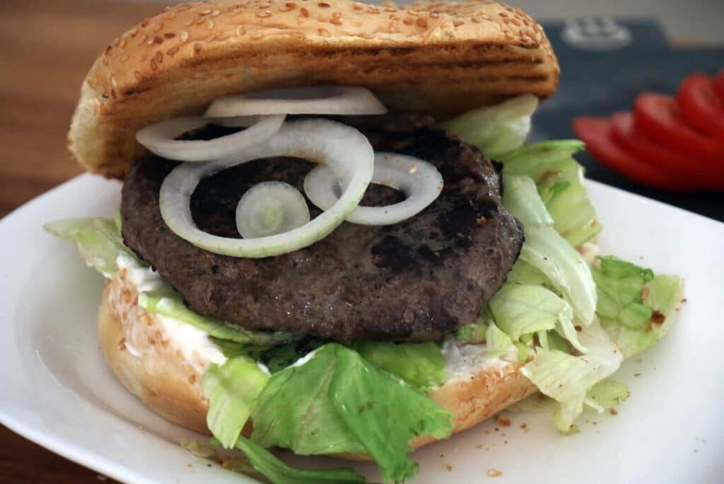המבורגר מושלם על האש,מתכון להמבורגר עם טיפים והמלצות סוויט דולי