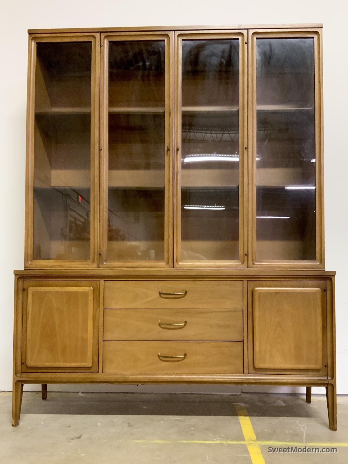 Broyhill Forward China Hutch / Display MCM China