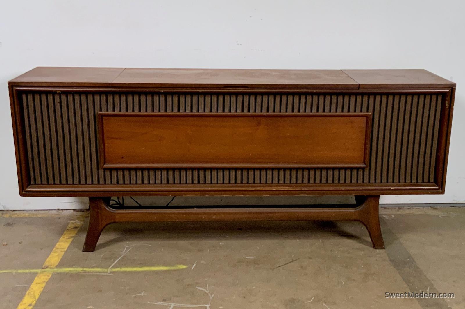 Stunning MCM Console Stereo by GE MCM Vintage Console Stereos For