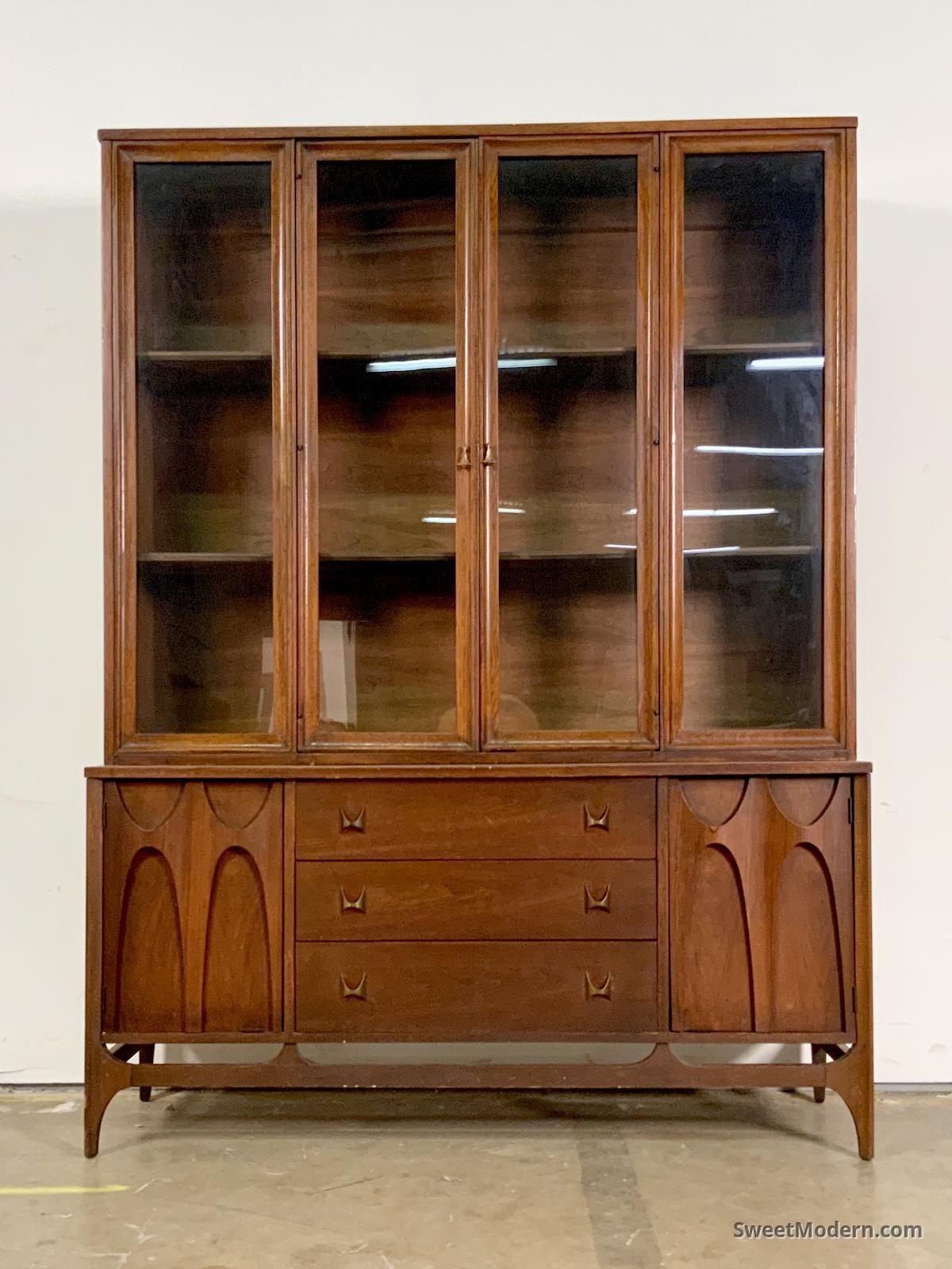 Broyhill Brasilia Display Cabinet | Cabinets Matttroy