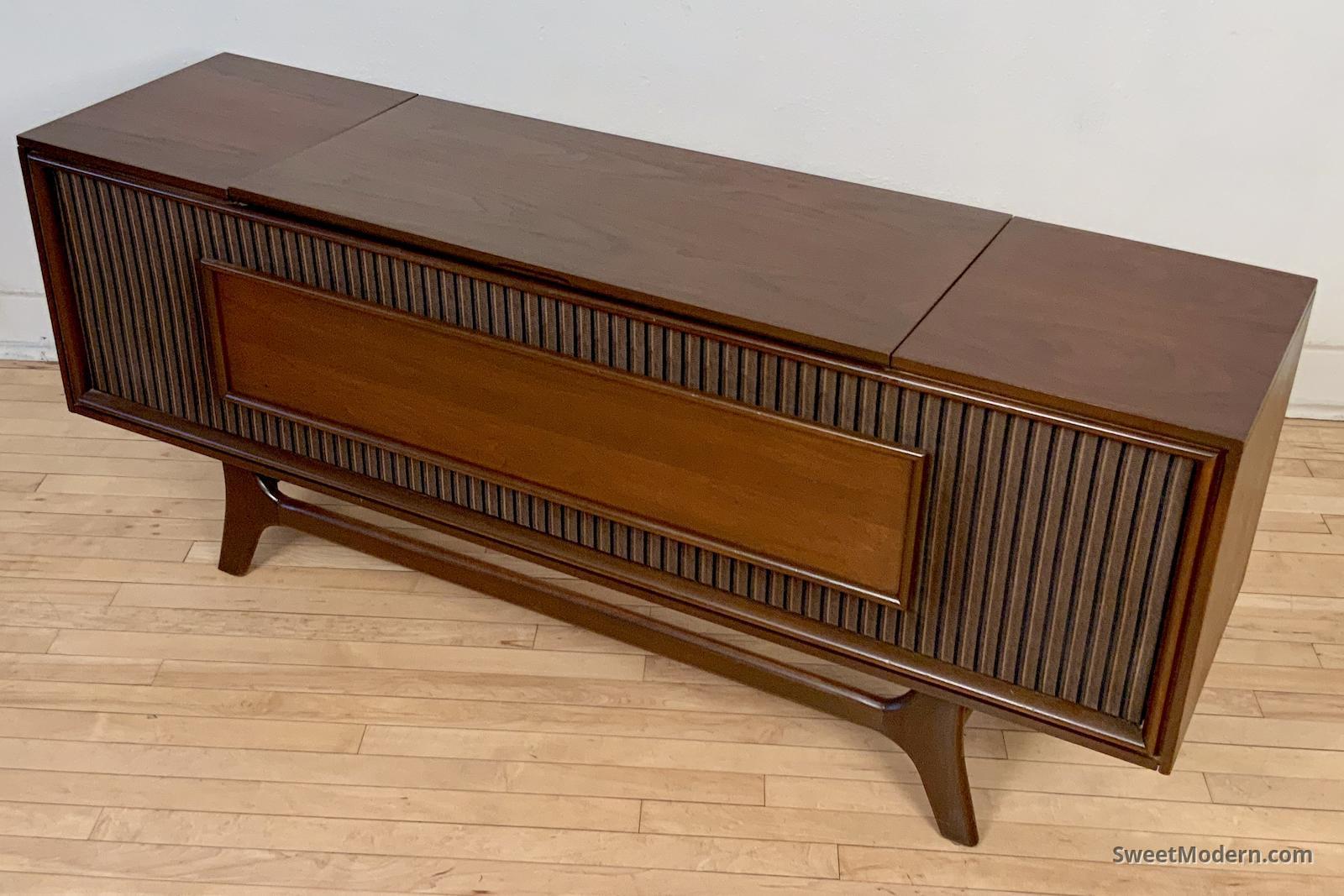 GE Console Stereo with Awesome MCM Look - MCM Vintage Console Stereos