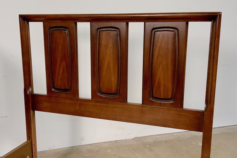 Broyhill Brasilia Queen / Full Bed Midcentury Beds & Headboards For
