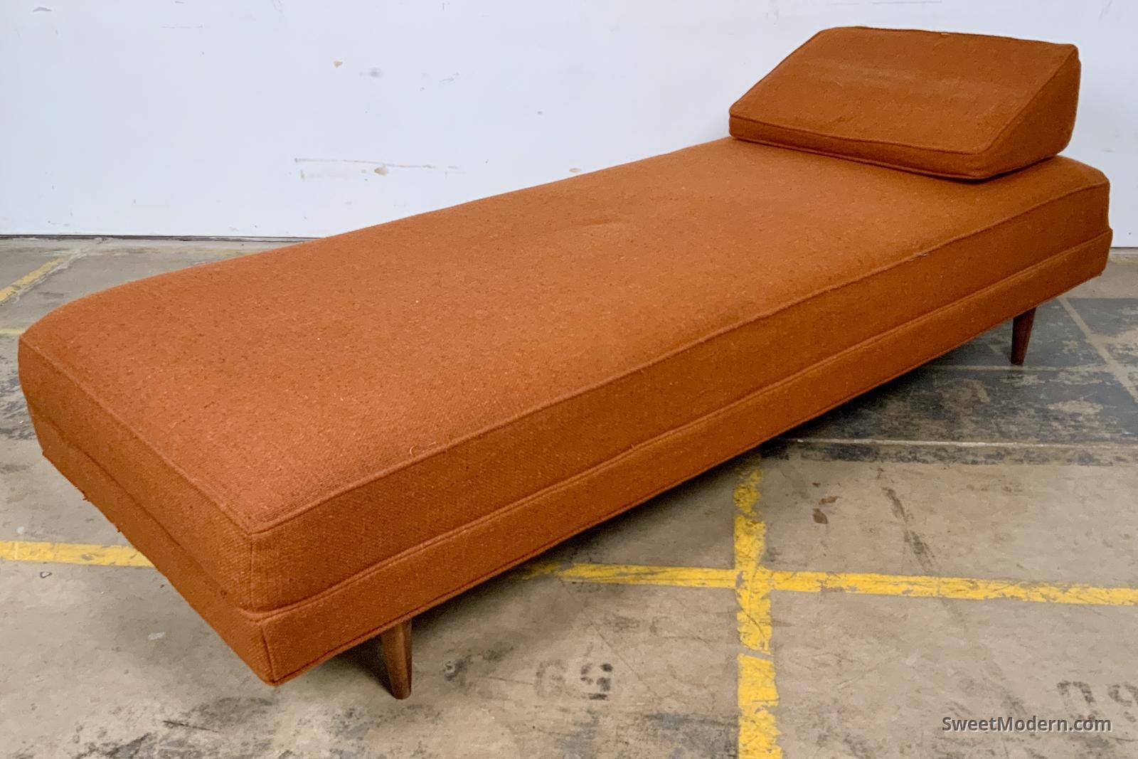 Vintage Midcentury Daybed / Chaise / Fainting Couch Daybeds Sweet