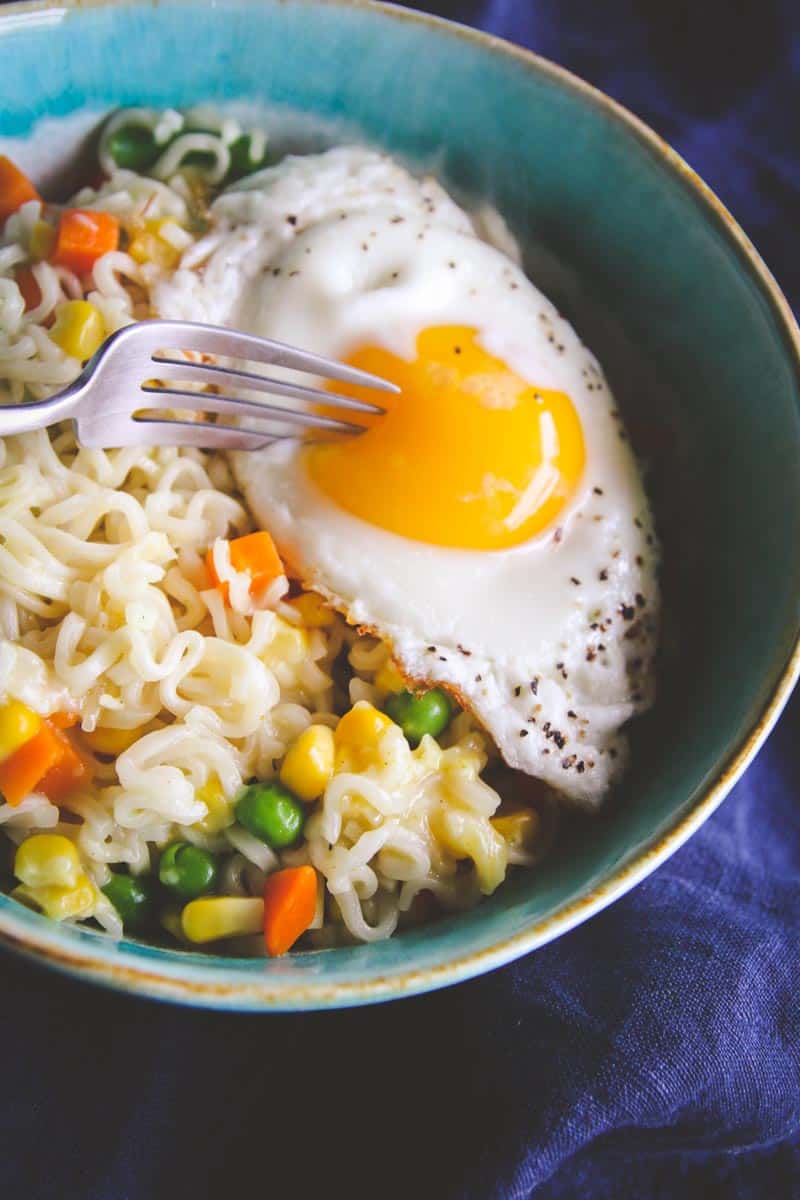 5 ingredient ramen with an egg quick and easy dinner