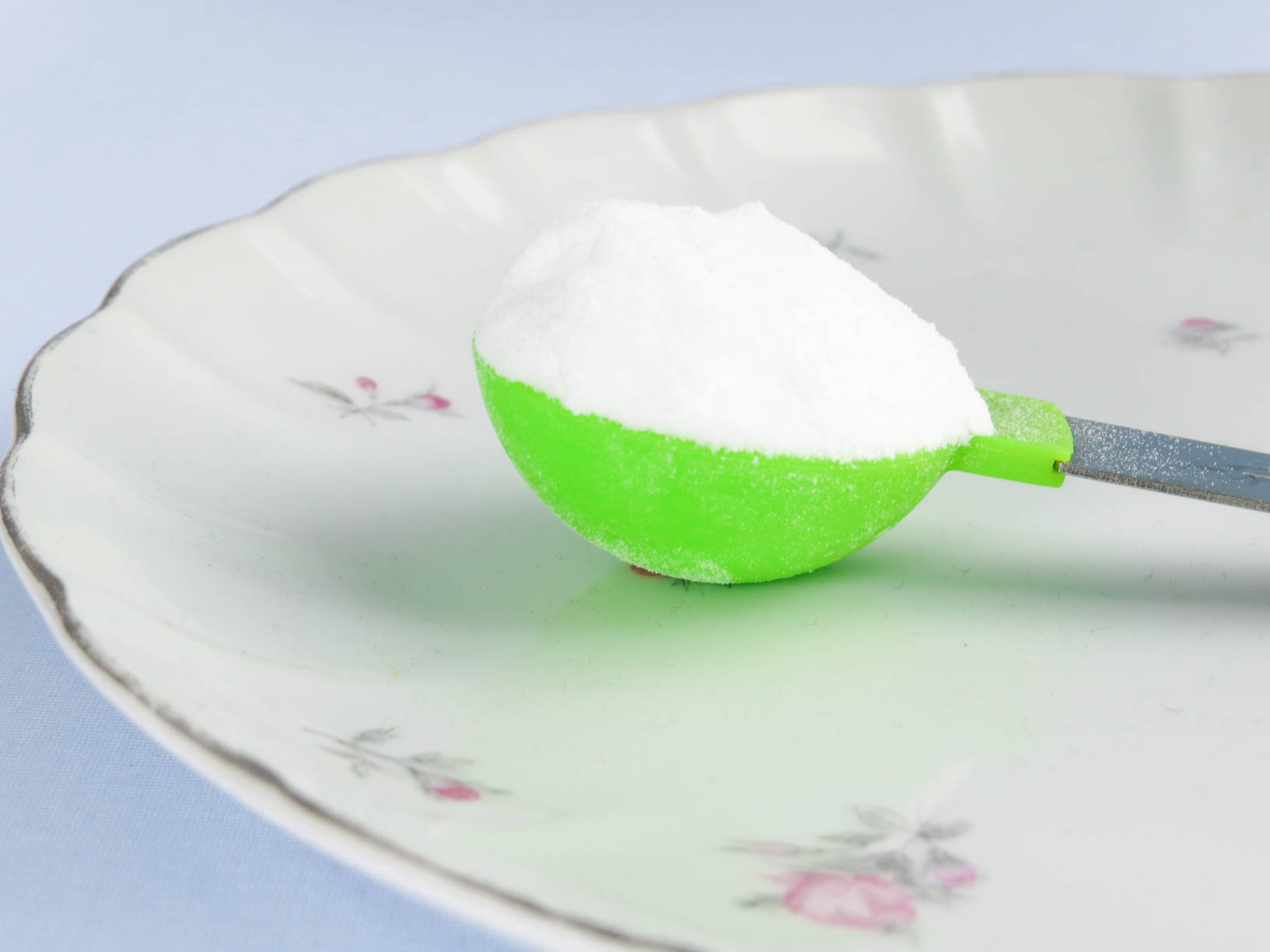 Your Kitchen Stinks How to get rid of cooking smells naturally