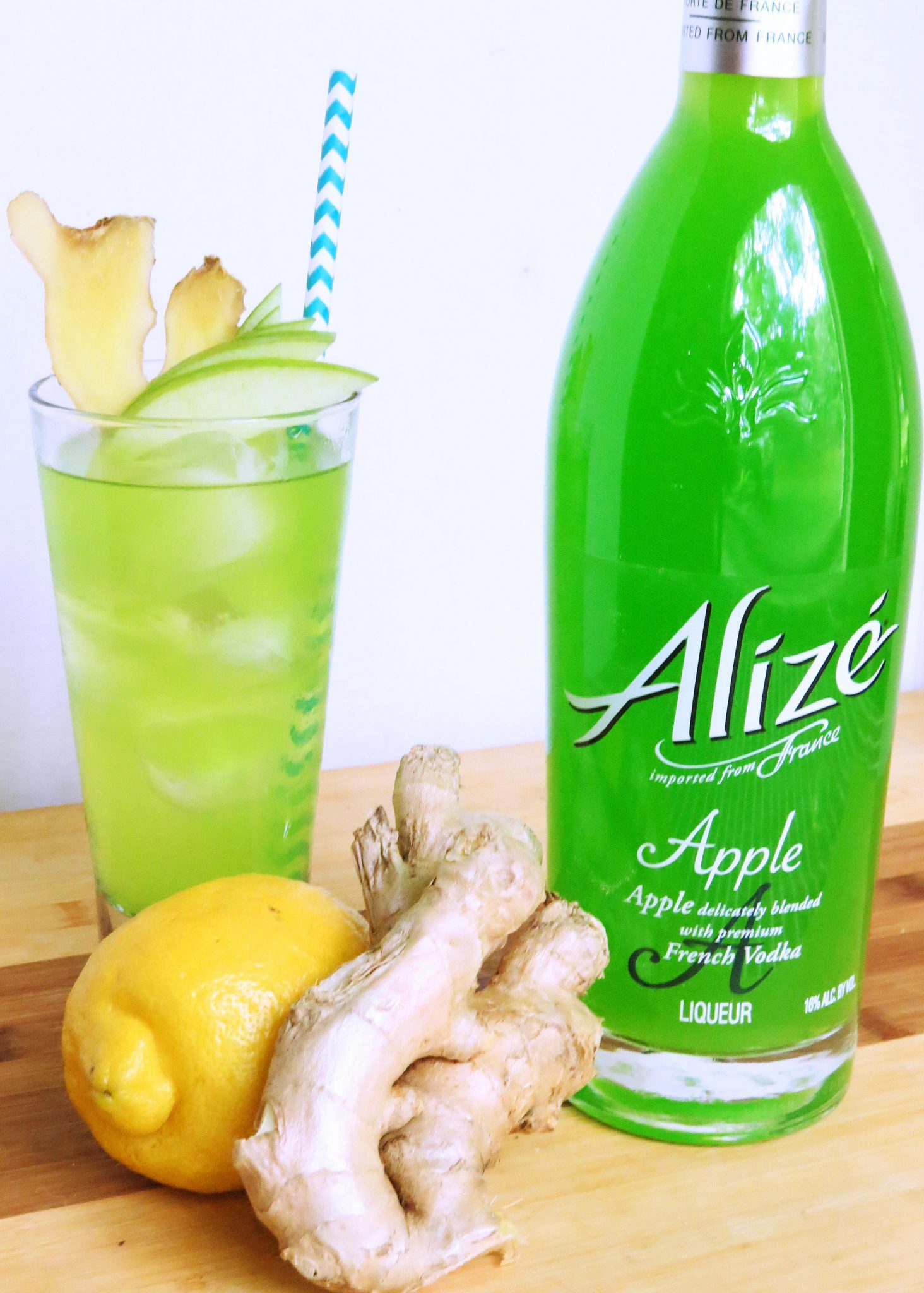 Spiked Ginger Apple Lemonade with Alizé Apple Sweet Savant