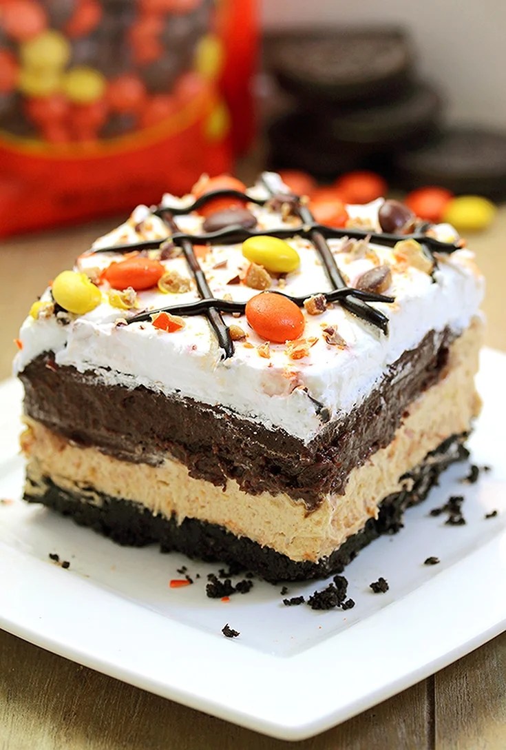 Reese‘s Pieces Peanut Butter Chocolate Lasagna