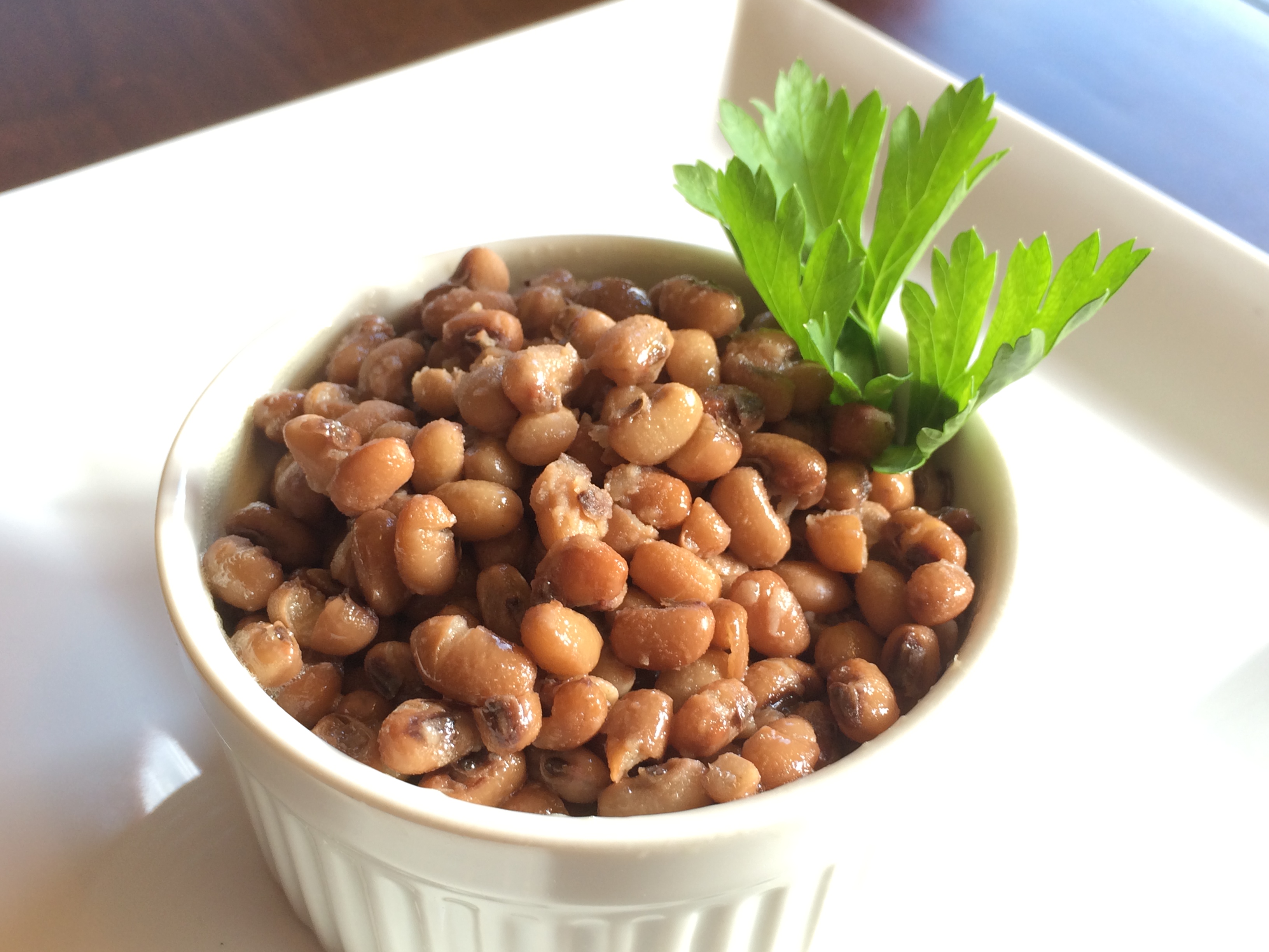 Dried Field Peas Sweet Tea (with Lemon)