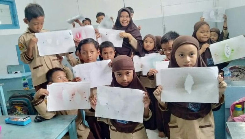 Karya Seni Lukis dengan Teknik Cipratan dan Percik – SDIT-SMPIT Wirausaha  Indonesia