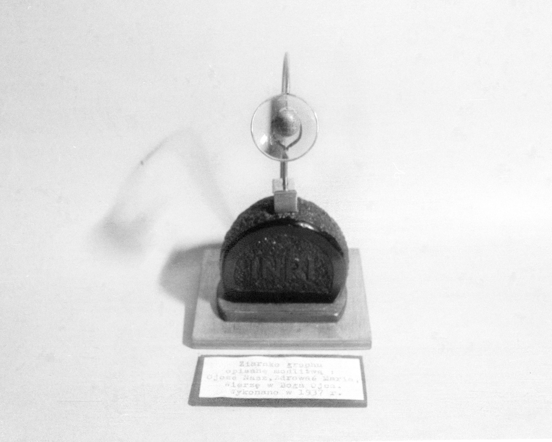 world's smallest book Jan Swierkot photography