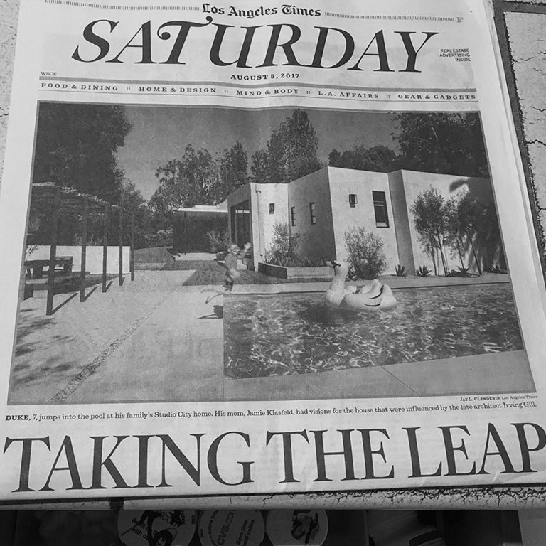 Los Angeles Times Features Inflatable Swan Swimline