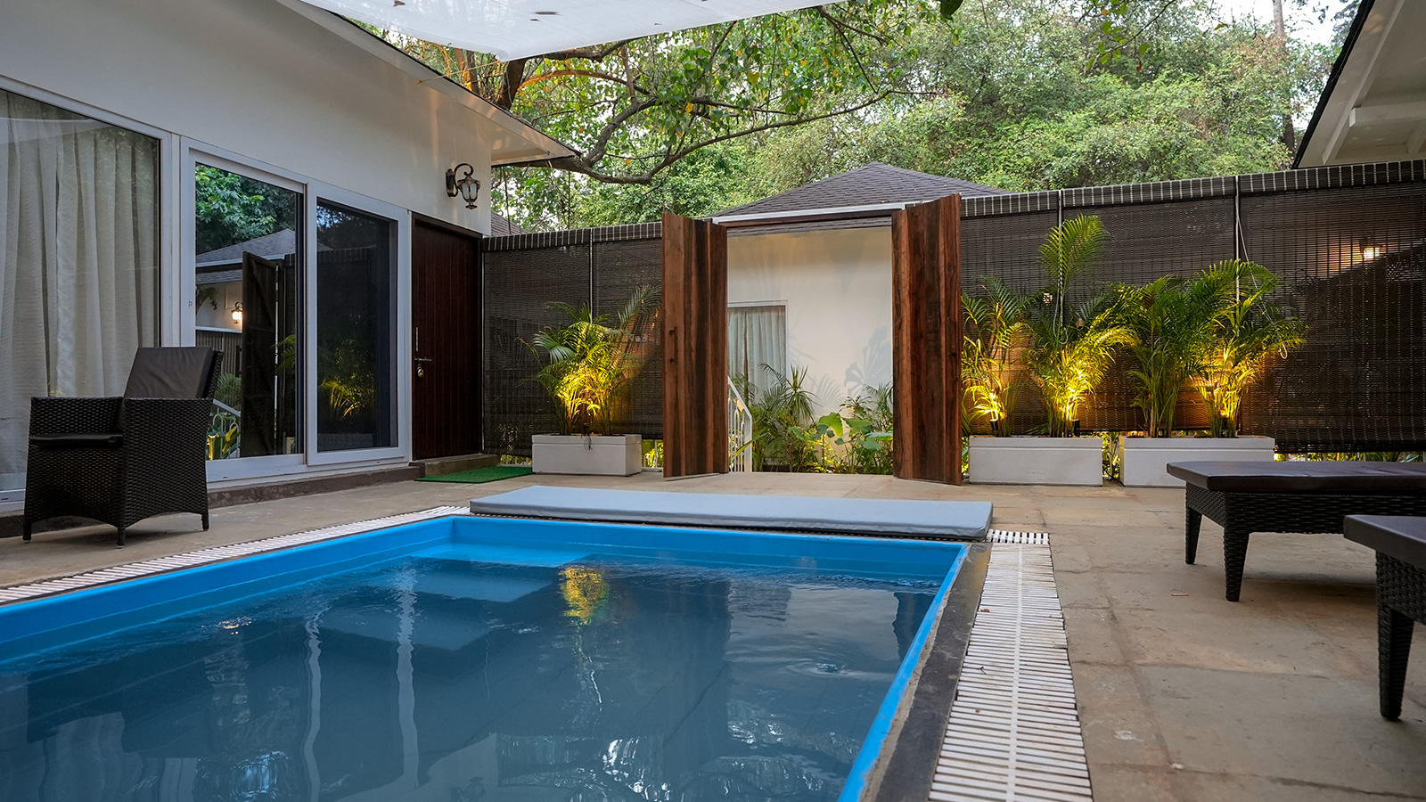 Best Hotel in North Goa Near Vagator Beach Swim Up