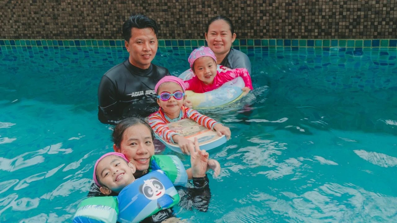 Conquer the Underwater World with Tampines Swimming Lesson