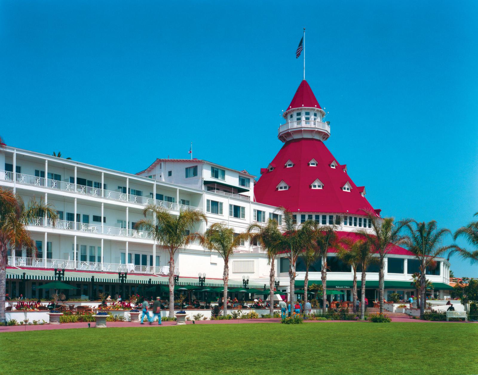 Hotel del coronado dinoholoser