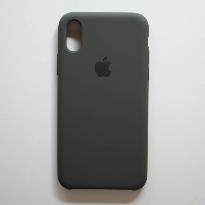 Apple純正Iphoneケースはシリコンとレザーどっちが良い？両方買って比較してみた | Imagination Apple純正Iphoneシリコーンケース、耐久性と寿命。1年間の使用レビュー - Swingin' Thinkin'