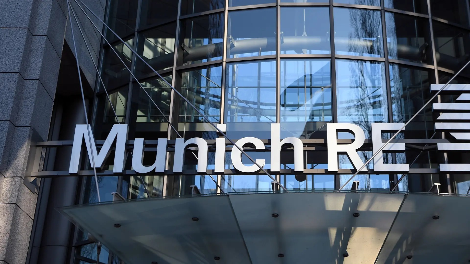 Alman Munich Re, dijital sigorta şirketi Next Insurance’ı 2.6 milyar(03)