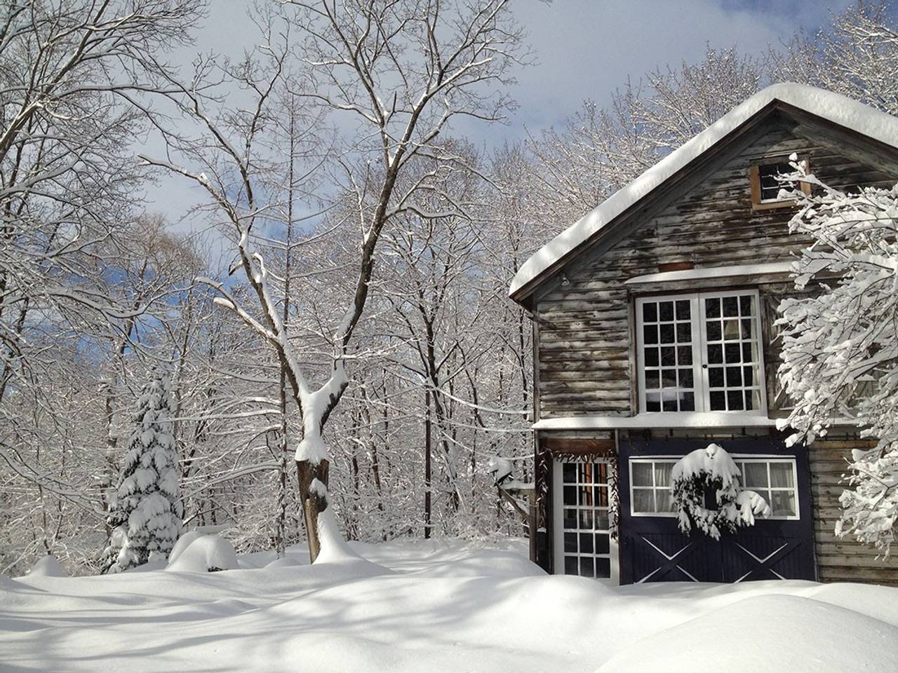 New York Barn Airbnb Is Your Ultimate Winter Getaway