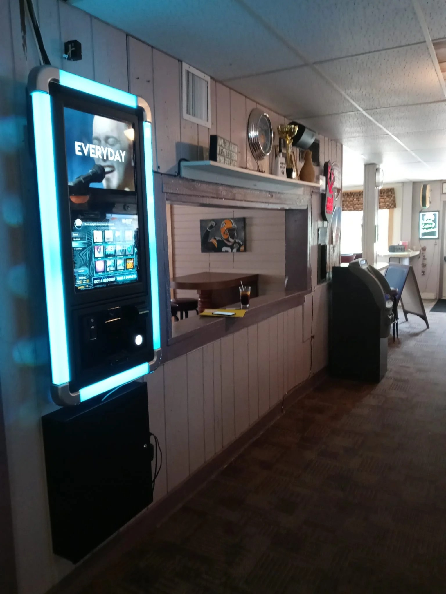 Photos Swiss Street Bar & Grille